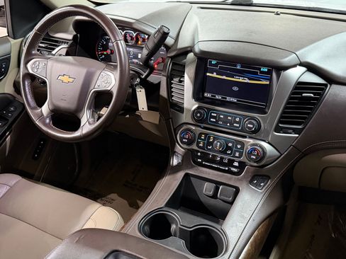 Used 2019 Chevrolet Suburban LT AWD/4WD image 4