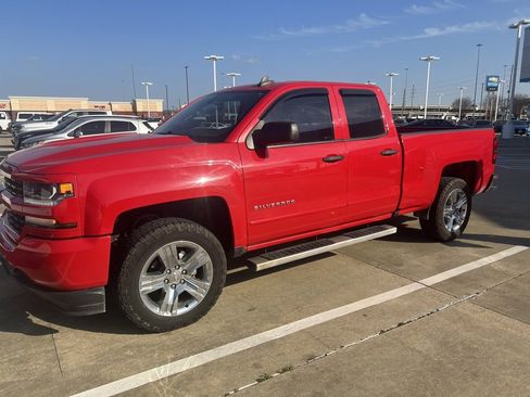Used 2018 Chevrolet Silverado 1500 Custom w/ Custom Value Package image 14