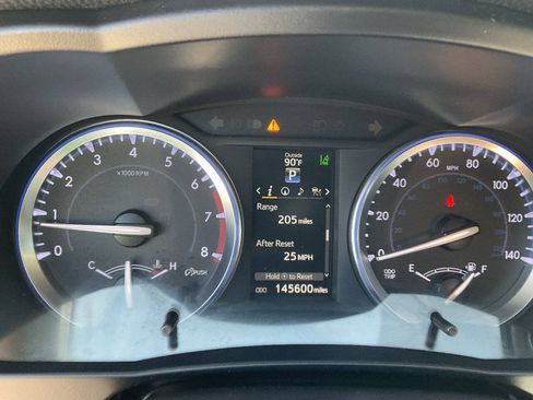 Used 2014 Toyota Highlander Limited w/ Driver Technology Package AWD/4WD image 25