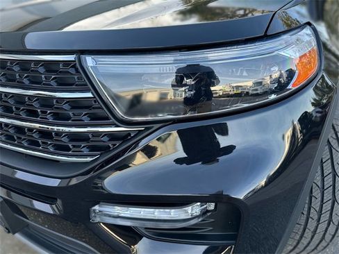 Certified 2021 Ford Explorer XLT w/ Equipment Group 202A image 9