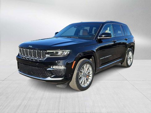 Used 2022 Jeep Grand Cherokee Summit w/ Luxury Tech Group V image 4