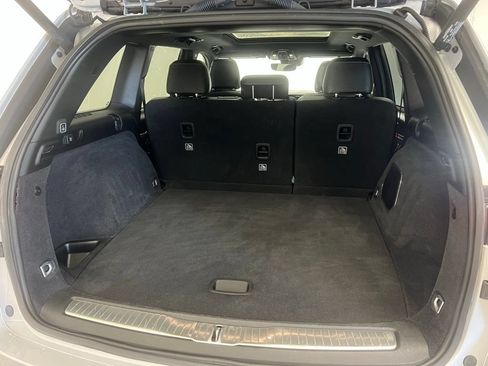 Used 2024 Jeep Grand Cherokee Overland AWD/4WD image 6
