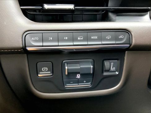 Used 2021 Cadillac Escalade Sport w/ Driver Assist Tech Package image 36