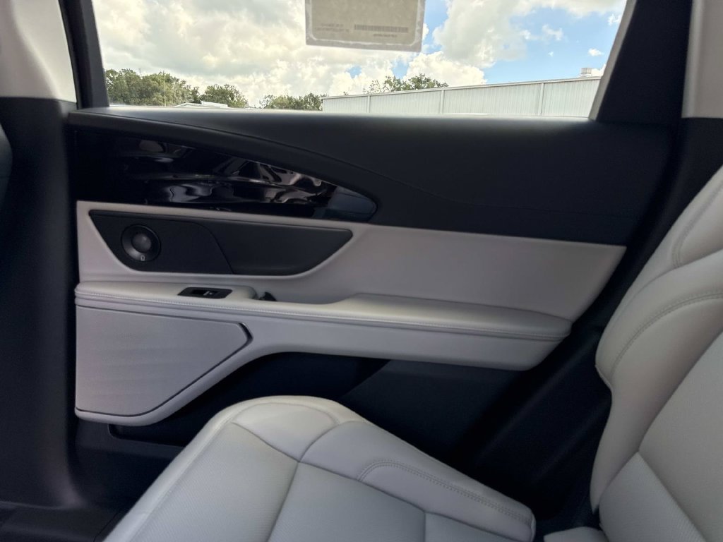 New 2026 Lincoln Nautilus Premier w/ Equipment Group 102A AWD/4WD image 15