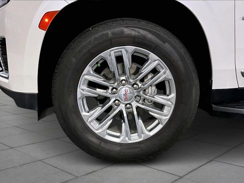 Certified 2022 GMC Yukon SLT w/ SLT Premium Package image 11