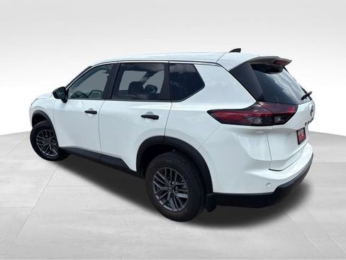 Certified 2024 Nissan Rogue S FWD image 5