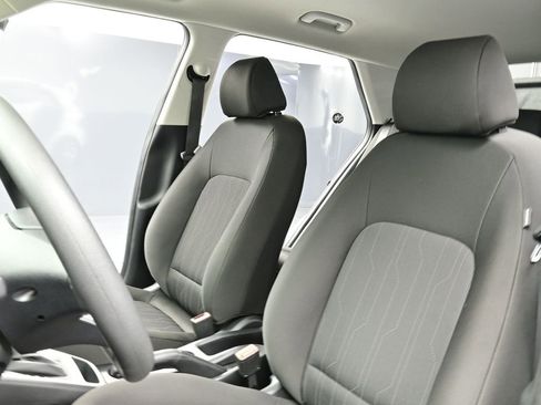 Used 2022 Hyundai Venue SE image 14