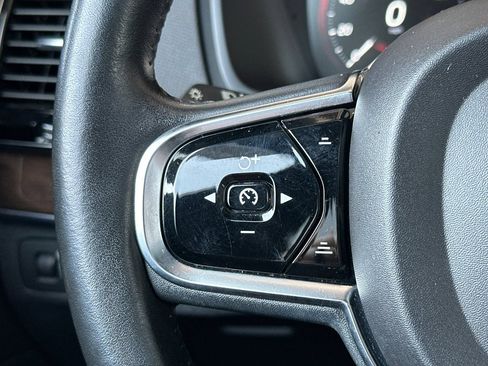 Used 2016 Volvo XC90 T6 Momentum w/ Momentum Plus Package AWD/4WD image 28