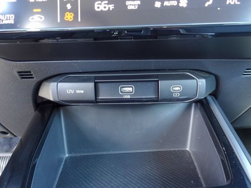 Used 2025 Kia Niro LX FWD image 22