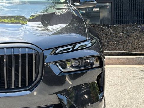 Used 2023 BMW X7 xDrive40i w/ Premium Package AWD/4WD image 5