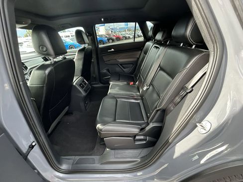 Used 2022 Volkswagen Atlas Cross Sport SEL R-Line image 22