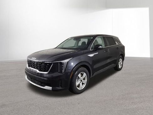 Certified 2025 Kia Sorento LX image 2