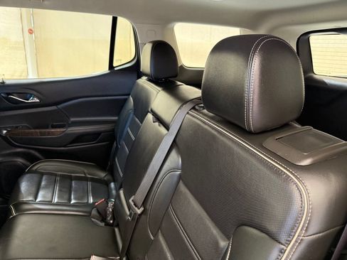 Used 2021 GMC Acadia Denali w/ Denali Technology Package FWD image 21