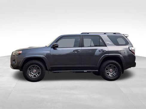 Used 2020 Toyota 4Runner TRD Off-Road Premium w/ Moonroof Package AWD/4WD image 6