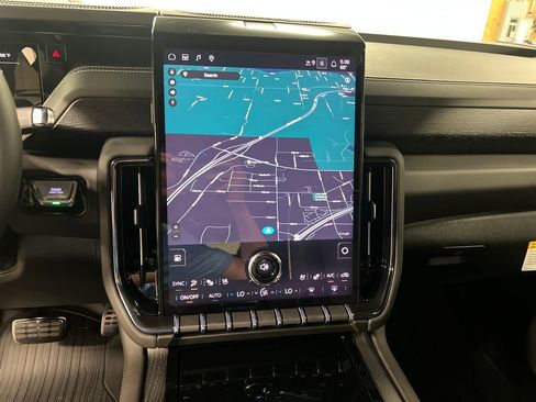 New 2026 GMC Yukon XL AT4 Ultimate AWD/4WD image 24