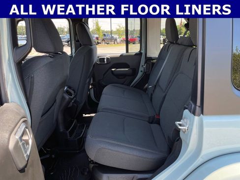 Used 2024 Jeep Wrangler Unlimited w/ Convenience Group AWD/4WD image 14