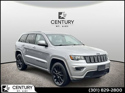 Used 2020 Jeep Grand Cherokee Altitude image 1