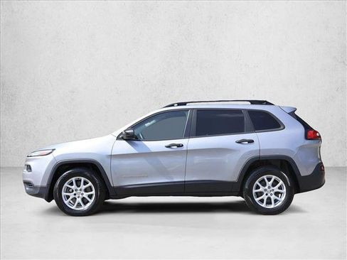 Used 2017 Jeep Cherokee Sport w/ Cold Weather Group AWD/4WD image 8