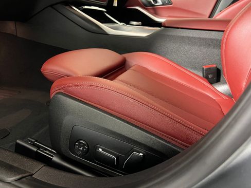 Used 2025 BMW 330i xDrive Sedan w/ Convenience Package AWD/4WD image 13