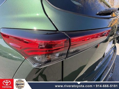 Used 2023 Toyota Highlander Limited image 11