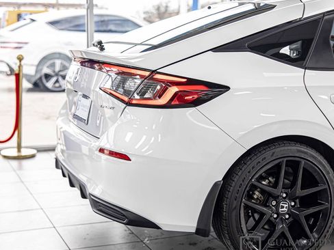 Used 2023 Honda Civic Sport image 16