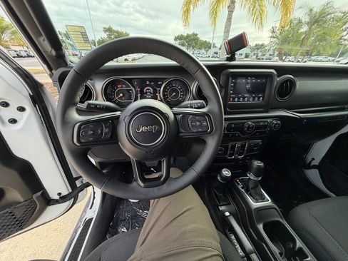 Used 2023 Jeep Wrangler Sport S image 12