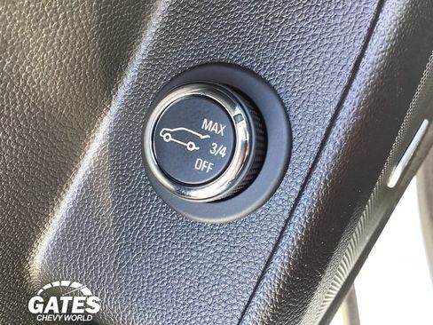 Used 2022 Chevrolet Traverse Premier AWD/4WD image 26