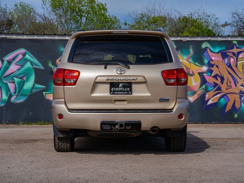 Used 2014 Toyota Sequoia SR5 RWD image 9