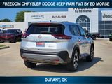 Used 2023 Nissan Rogue SV image 4
