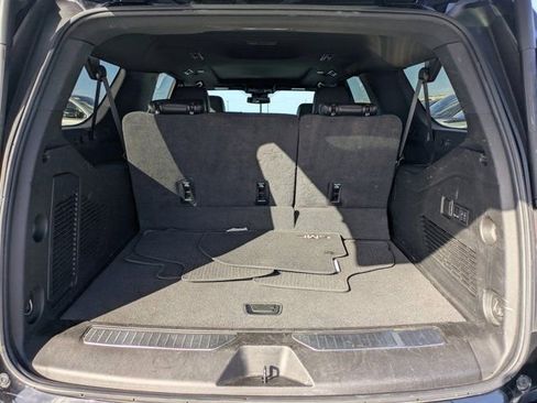 Used 2024 GMC Yukon XL Denali image 11