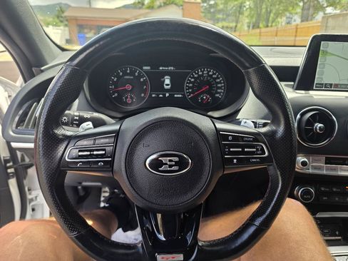 Used 2020 Kia Stinger GT2 AWD/4WD image 17