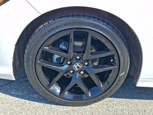 Used 2025 Honda Civic Sport image 8
