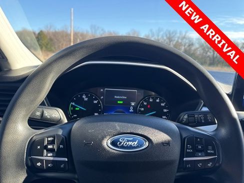 Used 2021 Ford Escape SE image 16