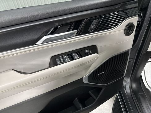 Used 2022 Jeep Wagoneer Series I image 24