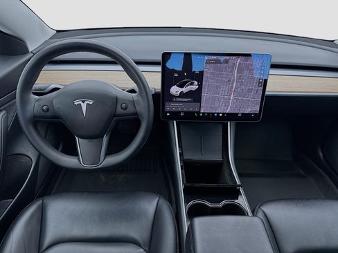 Used 2020 Tesla Model 3 Standard Range Plus RWD image 15