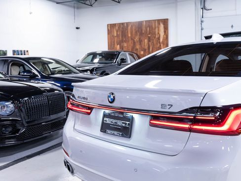 Used 2022 BMW ALPINA B7 xDrive AWD/4WD image 88