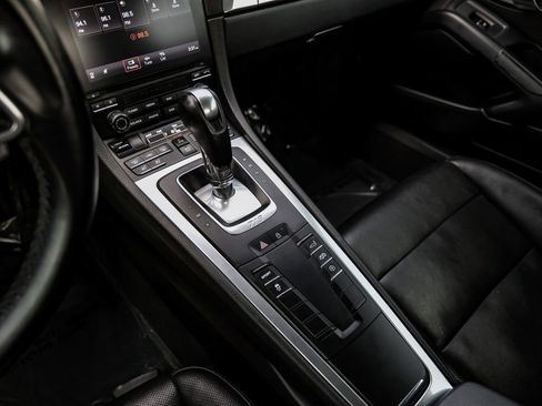 Used 2019 Porsche 718 Cayman RWD image 20