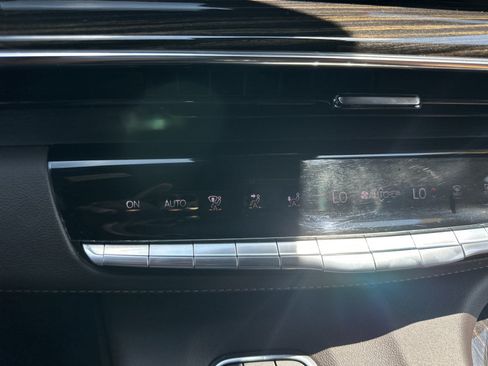 Used 2021 Cadillac Escalade ESV Premium Luxury AWD/4WD image 34