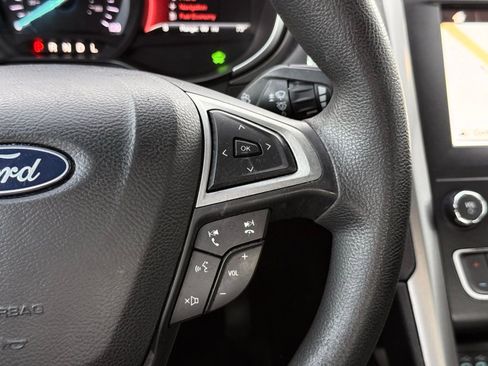Used 2019 Ford Fusion SE FWD image 26