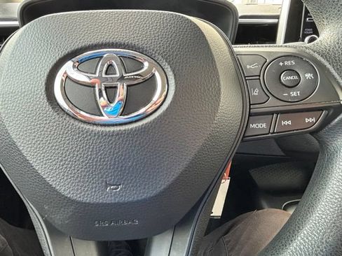 Used 2020 Toyota Corolla LE FWD image 8