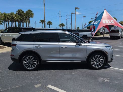 Used 2024 Lincoln Corsair Reserve FWD image 3