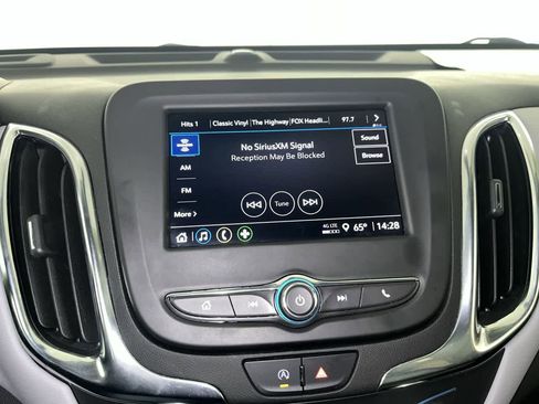 Used 2022 Chevrolet Equinox LS w/ LS Convenience Package image 16