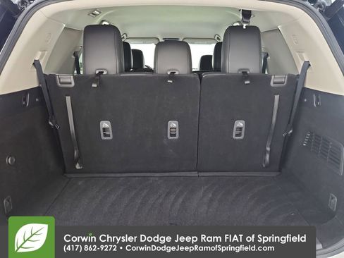 Used 2025 Nissan Pathfinder SL image 31