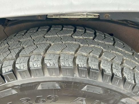 Used 2005 Chevrolet Colorado LS RWD image 13