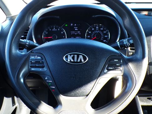 Used 2017 Kia Forte LX w/ LX Popular Package image 11