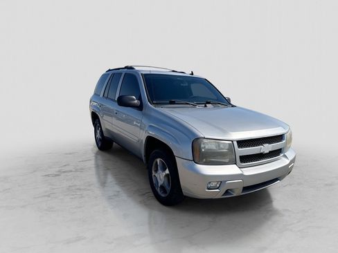Used 2008 Chevrolet TrailBlazer LT w/ Sun And Sound Package AWD/4WD image 8