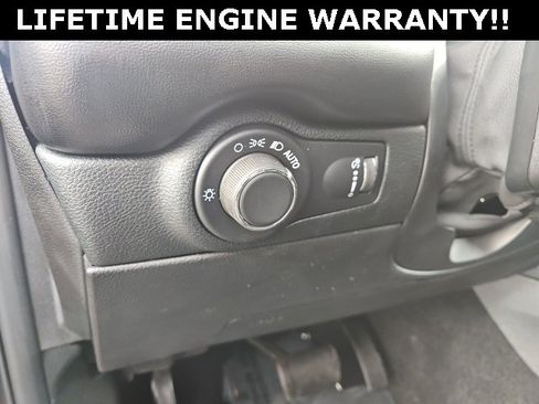 Used 2024 Dodge Durango SXT image 13