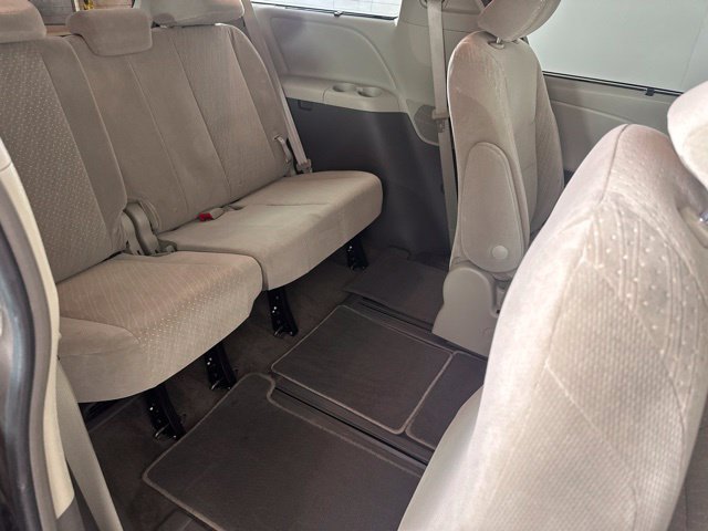 Used 2018 Toyota Sienna LE w/ Carpet Mat Package AWD/4WD image 23