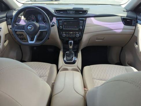Certified 2019 Nissan Rogue SV FWD image 25