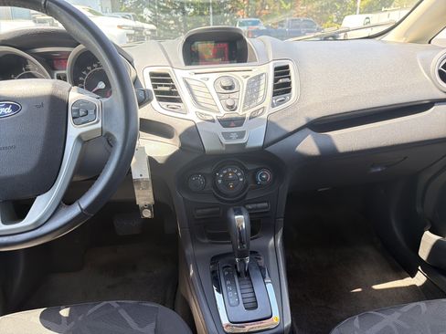 Used 2011 Ford Fiesta SES FWD image 28